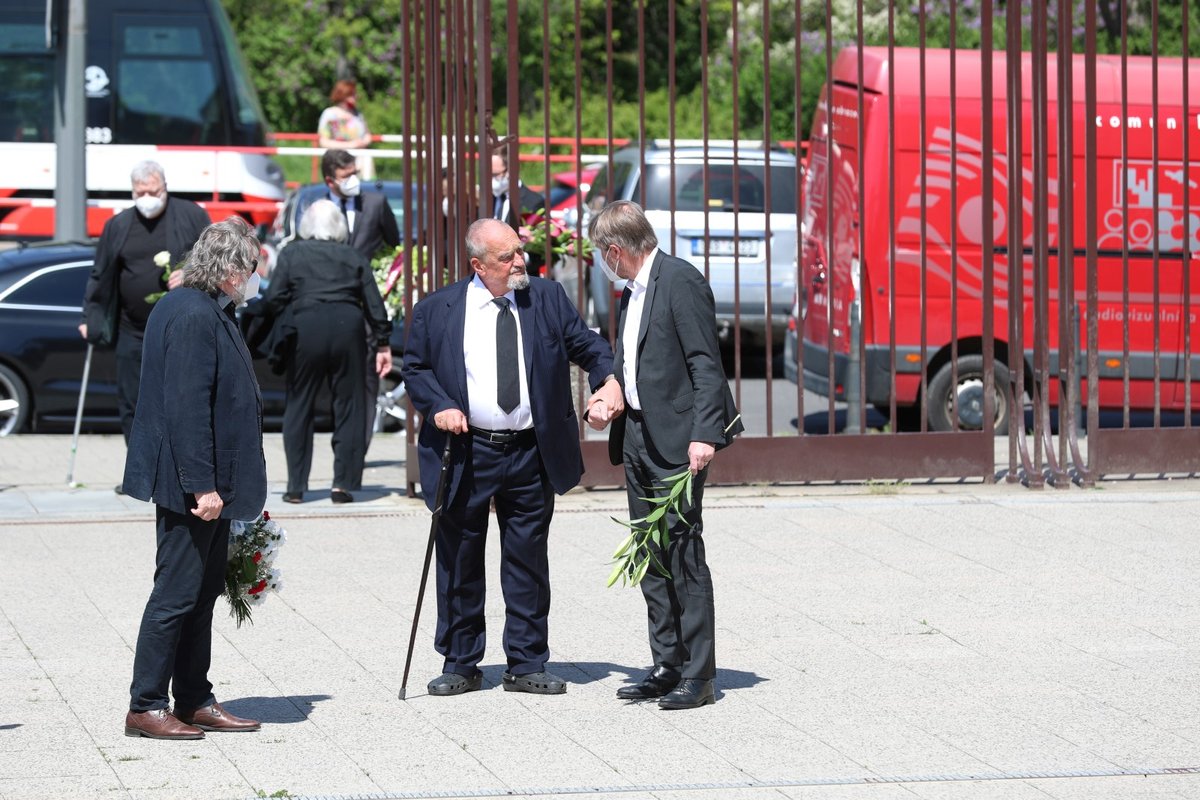 Karel Schwarzenberg na pohřbu Ivana M. Havla.