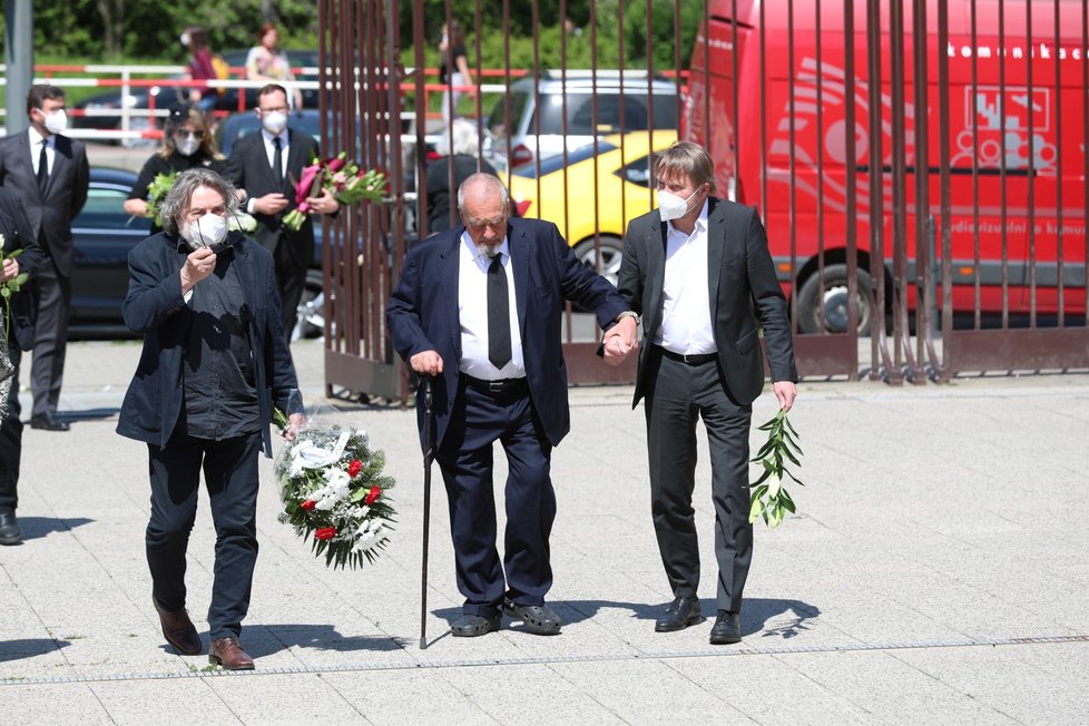 Karel Schwarzenberg na pohřbu Ivana M. Havla