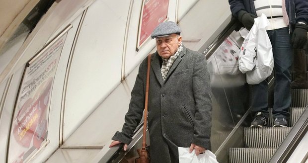Ivan Mládek cestoval metrem.