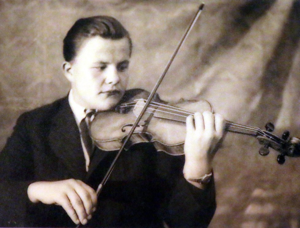 Rodiče učili Ivana Rullera v mládí hrát na housle.