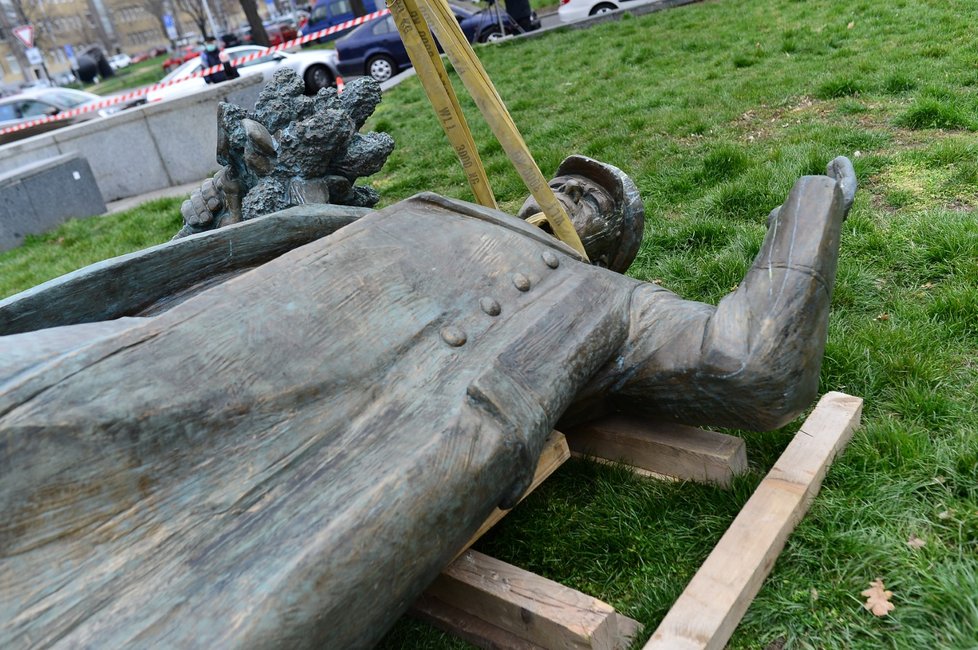 Socha maršála Koněva byla z náměstí Interbrigády odstraněna v dubnu. Od té doby se zatím stále pátrá po jejím dalším využití. Muzeum paměti XX. století by ji rádo vidělo v jedné ze svých budoucích expozic. (ilustrační foto)