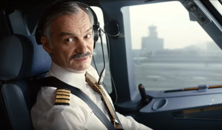 Ivan Trojan jako pilot v reklamě na mobilního operátora