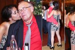 Náruživec Ivan Vyskočil držel svou milenku Kristýnu při tanci jako nafukovací pannu.