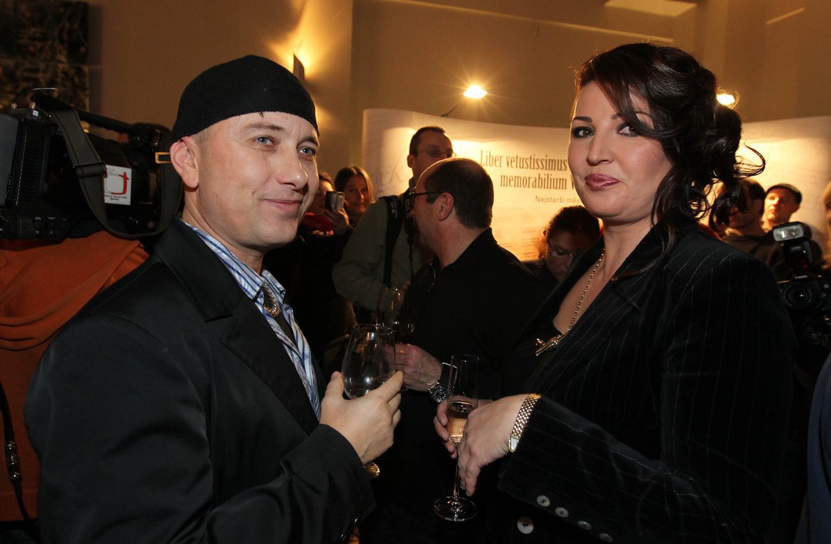 2010: Ivana pokřtila kalendář Andrey Verešové. 