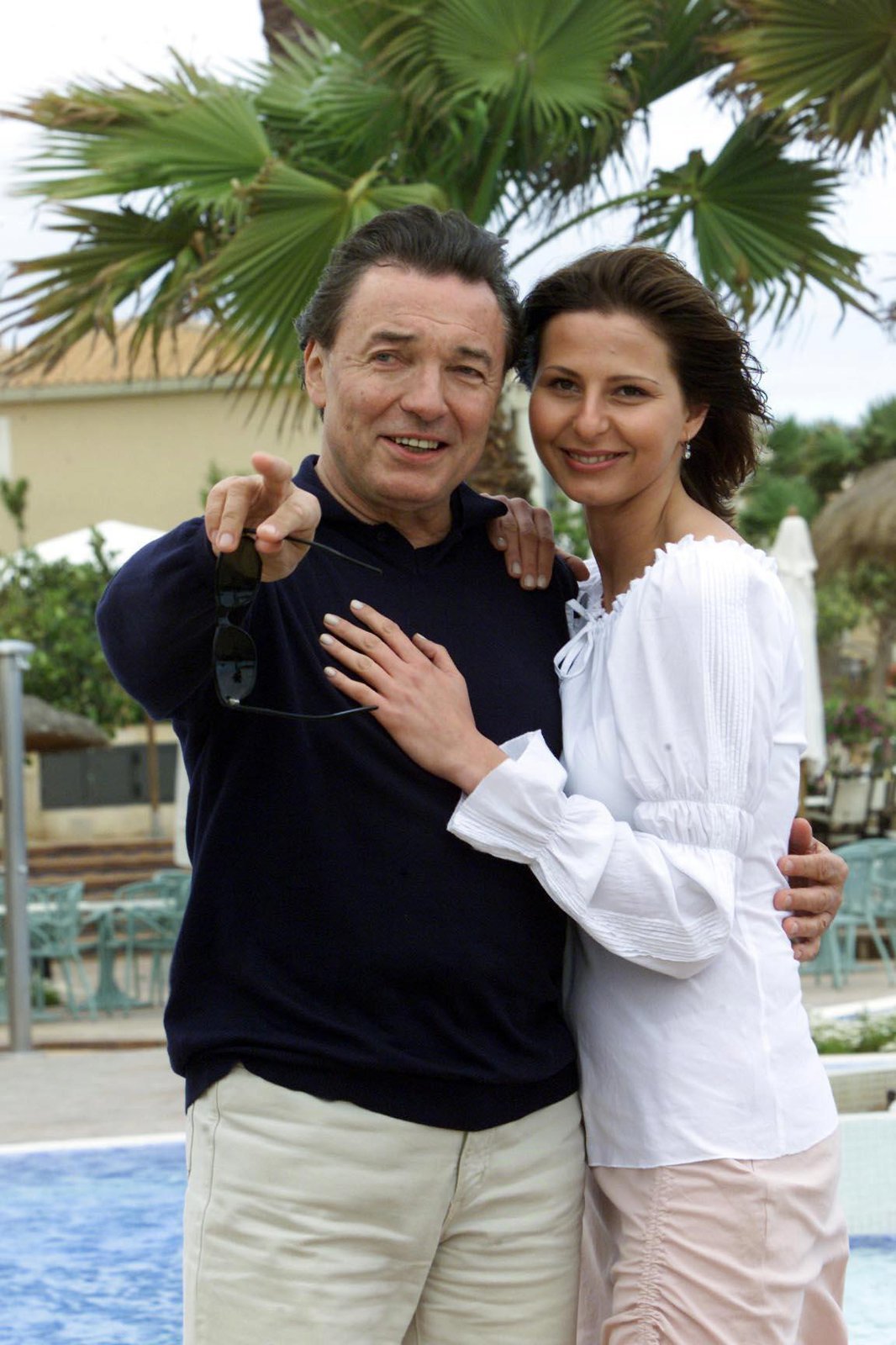 2001 - První oficiální dovolená s Gottem. Odletěli spolu na ostrov Menorka.