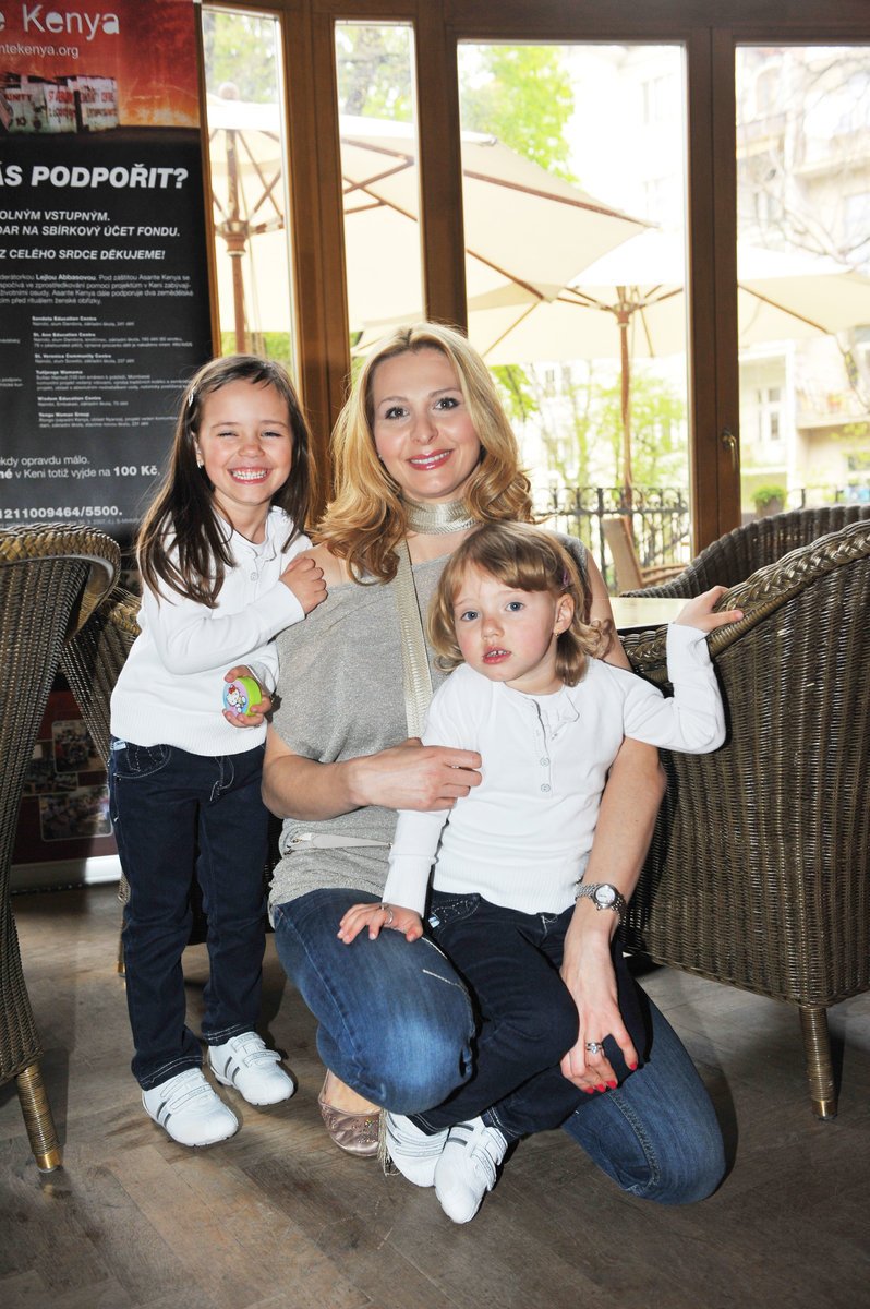 Ivana s dcerami Charlotte a Nelly
