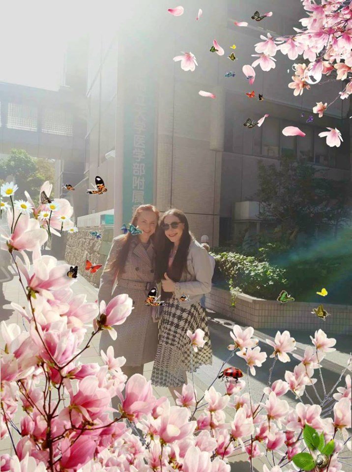 Ivanka se svou sestrou v Japonsku