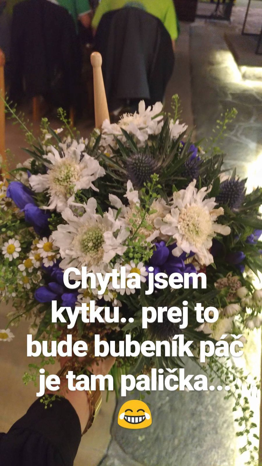 Martina Pártlová chytila svatební kytici.