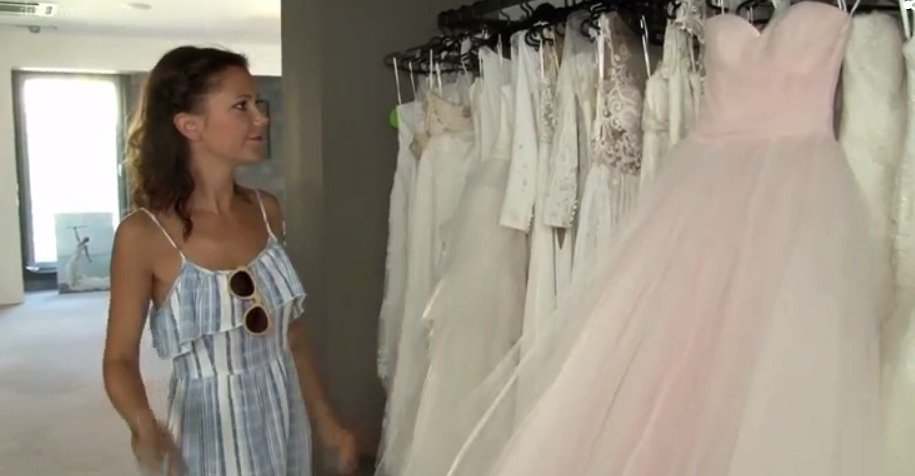 Ivana Korolová si zkoušela svatební šaty.