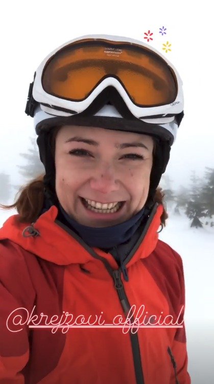 Ivana Korolová popřála svým fanouškům během jízdy na snowboardu