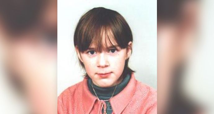 1997 Ivana Košková - Čtrnáctiletá dívka z Příšovic na Liberecku zmizela v červenci 1997. Naposledy byla viděna, když jela na kole k tetě do 3,5 kilometru vzdáleného Svijanského Újezdu. Na místo ale nikdy nedojela a ani desítkám policistů se nepodařilo nic vypátrat.