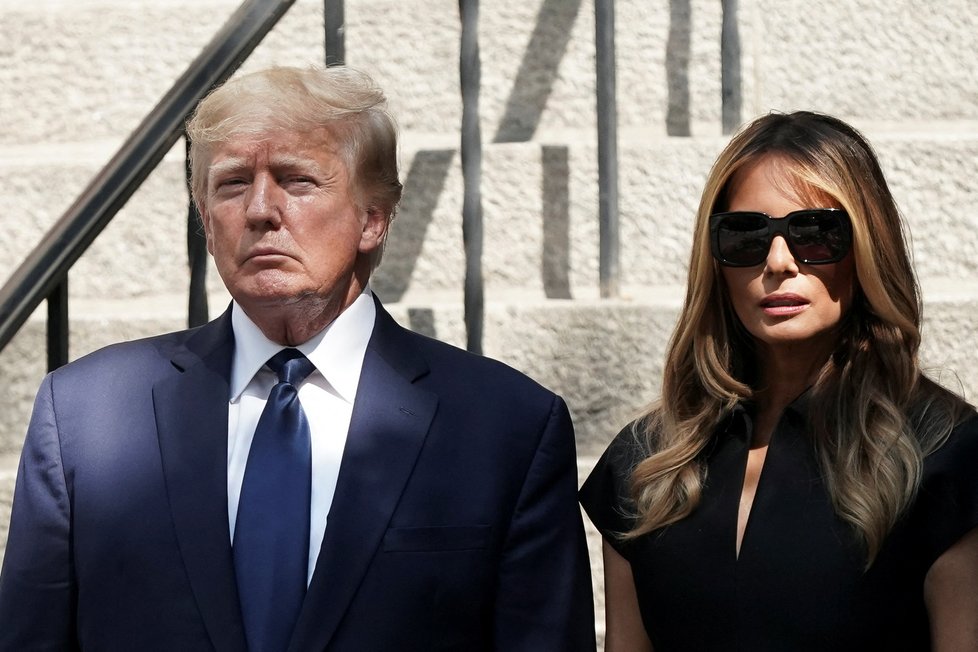 Pohřeb Ivany Trumpové - Donald Trump s Melanií