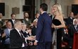 ﷯Ivanka Trumpová a její bratr Donald jr. během podzimní návštěvy v Praze převzali za maminku státní vyznamenání. 