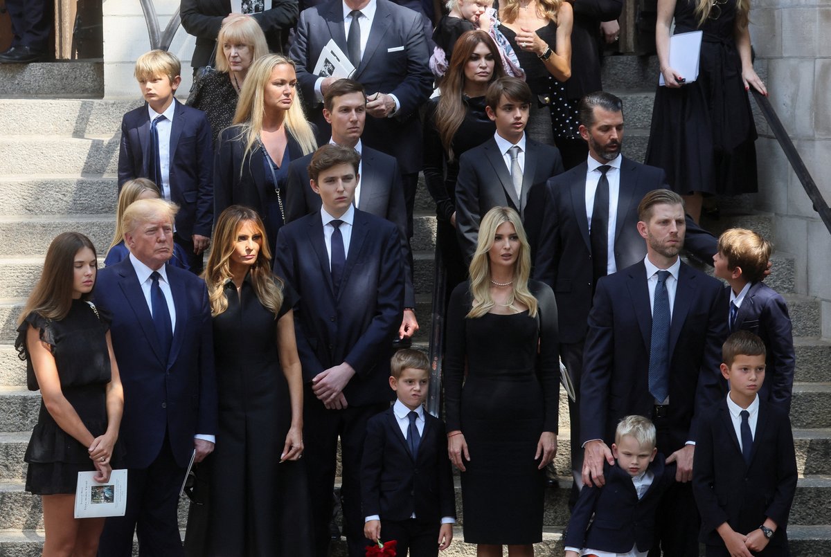 Pohřeb Ivany Trumpové - Donald Trump s rodinou