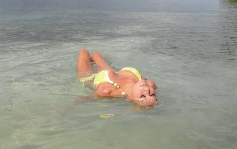 Ivana Trumpová si ráda užívá v moři
