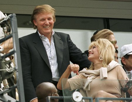 Ivana a Donald Trumpovi na archivní fotografii