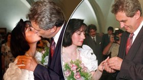 Svatba Miloše Zemana a Ivany Bednarčíkové v Praze v roce 1993. A první manželský polibek
