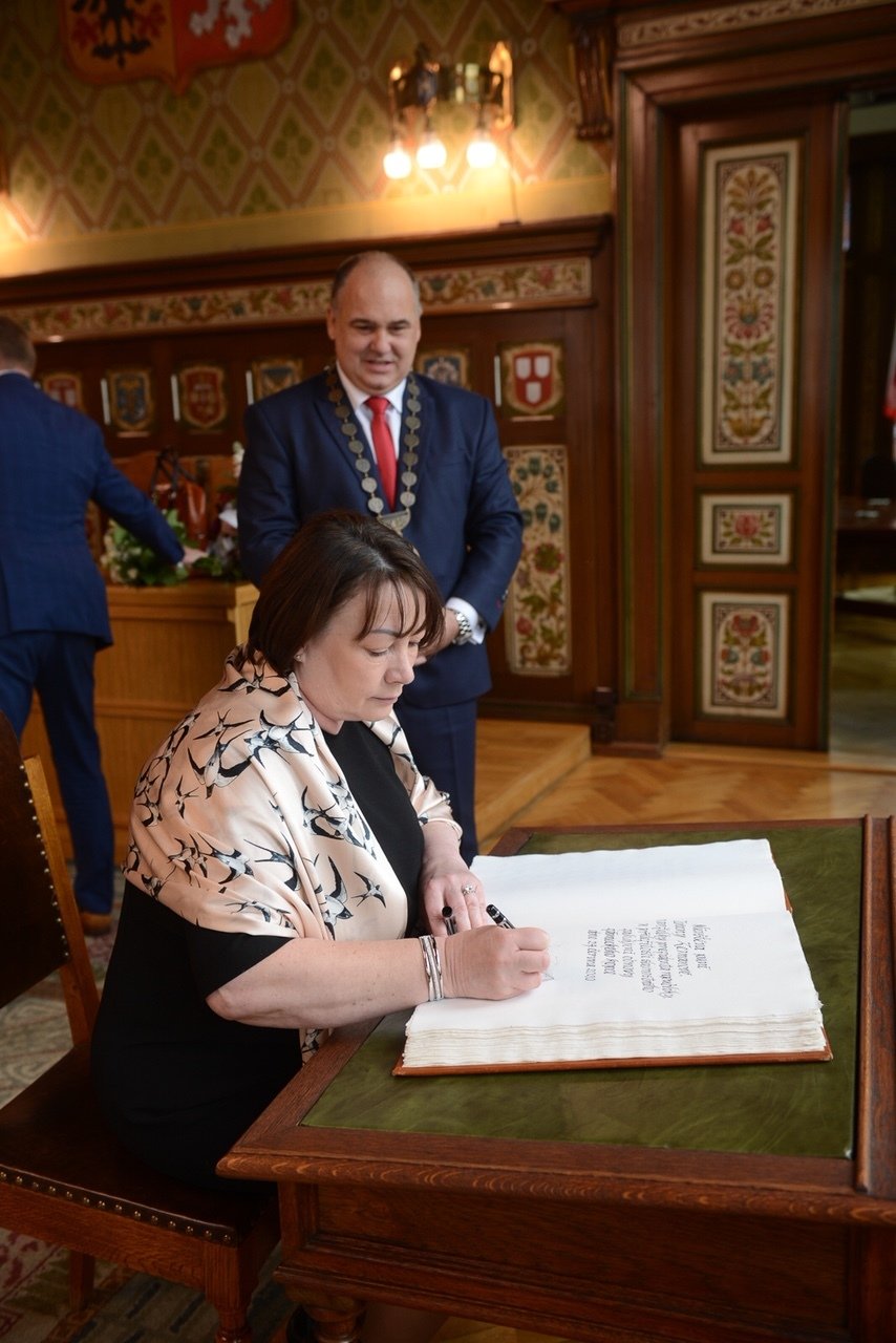 Ivana Zemanová v červnu 2020 navštívila Náchod, přivítal ji starosta Jan Birke, poslanec ČSSD