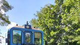 Další tragédie na železnici: Vlak u Ivančic smetl fiat, babička (†81) zemřela  