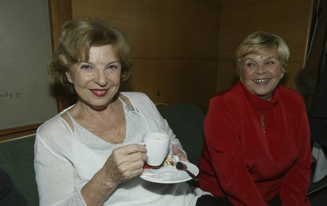 Ivanka Devátá (vpravo) a Libuše Švormová