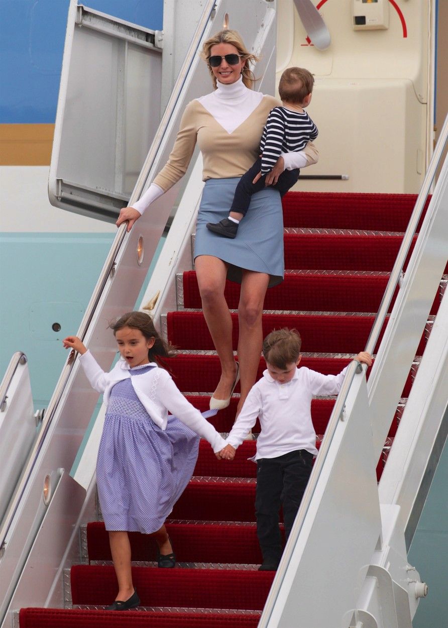 Ivanka s dětmi na letišti v Palm Beach