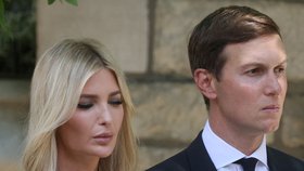 Ivanka Trumpová a její manžel Jared Kushner na pohřbu Ivany Trumpová.