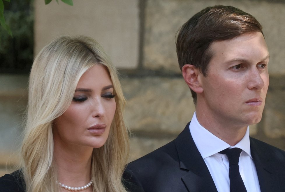 Ivanka Trumpová a její manžel Jared Kushner na pohřbu Ivany Trumpové