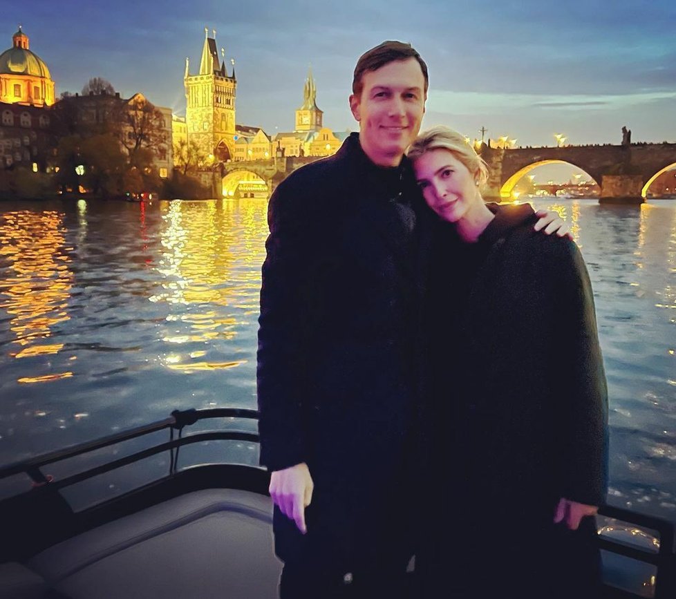 Ivanka se s manželem plavila po Vltavě