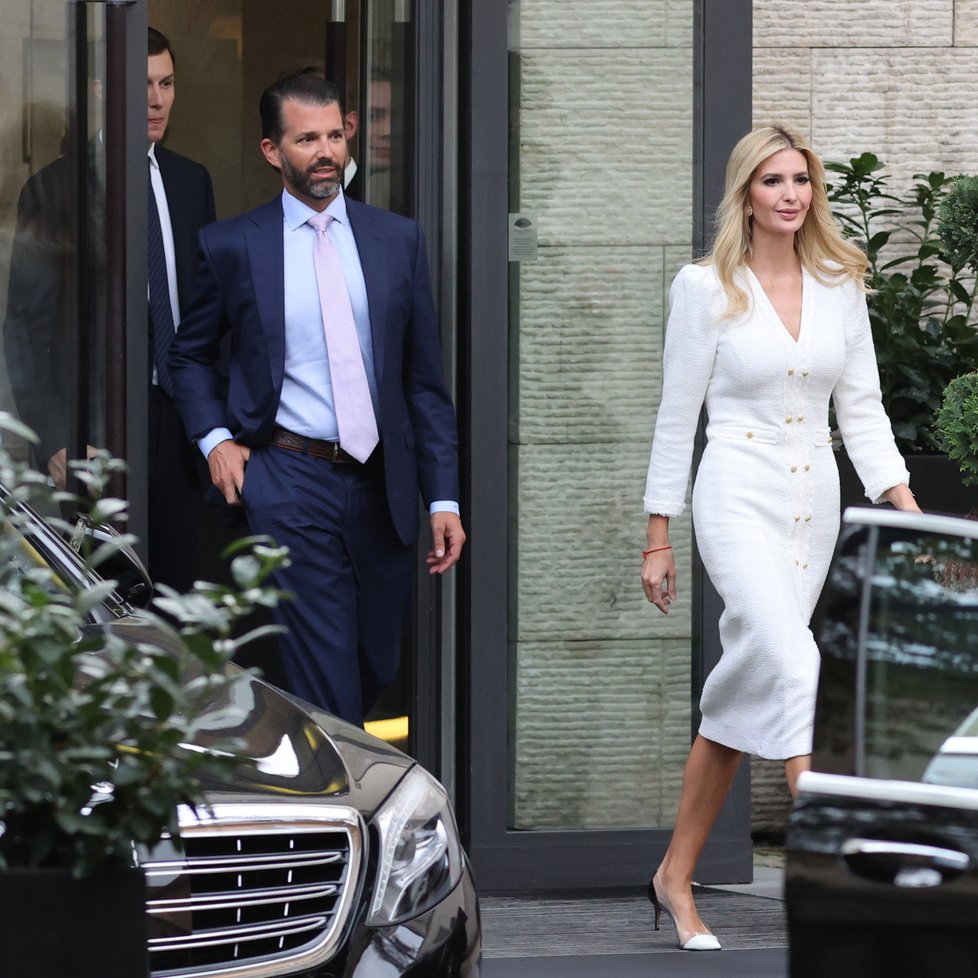 Ivanku Trumpovou do Prahy doprovodil její manžel Jared Kushner i starší bratr Donald Trump Jr.