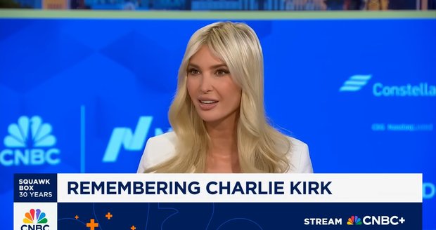 Ivanka Trumpová v televizi s „divnými“ vlasy: Vzala si snad paruku?