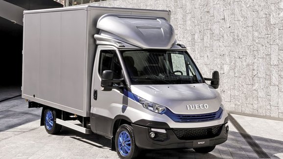 Iveco představuje novou rodinu lehkých užitkových modelů Daily Blue Power  