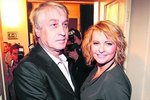 Iveta Bartošová i Josef Rychtář tvrdí, že koncert v Lucerně bude  Felix Slováček do vystoupení své peníze dávat nechce