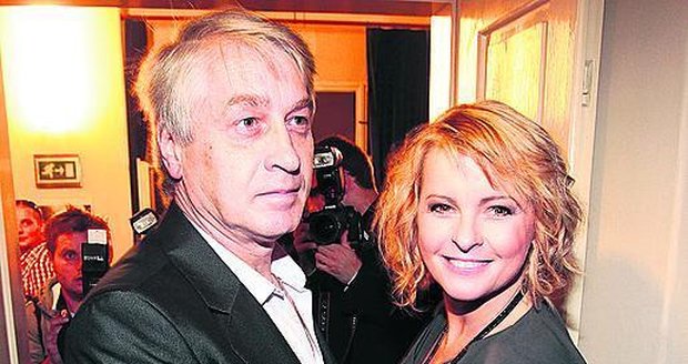 Iveta Bartošová i Josef Rychtář jsou spolu šťastni, ale svatbu na duben neplánují