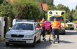 Ivetu záchranáři odvážejí do nemocnice pod Petřínem, kde ji stabilizovali a poté hospitalizovali.
