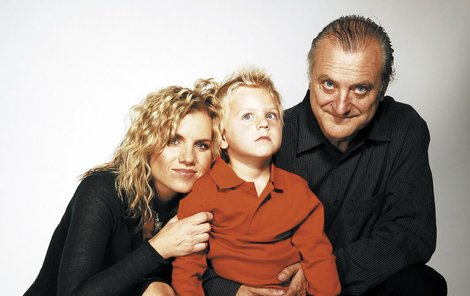Artur Šípek s rodiči Bořkem a Leonou.