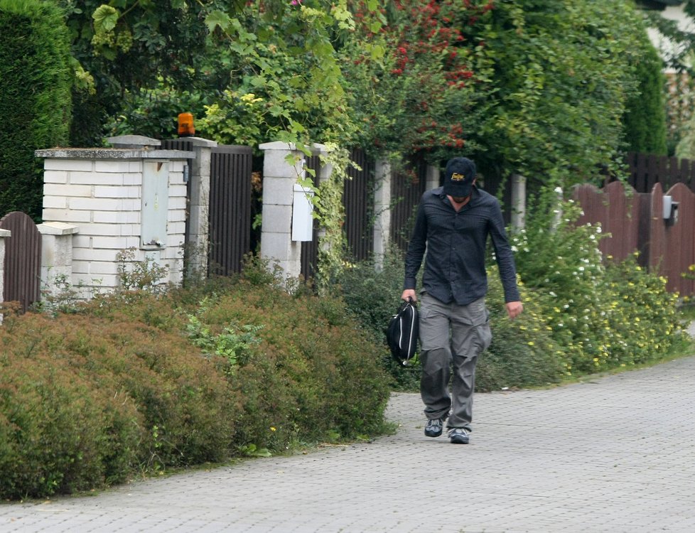 Martucci byl ve vile v Uhříněvsi, když přijeli bodyguardi pro kufry