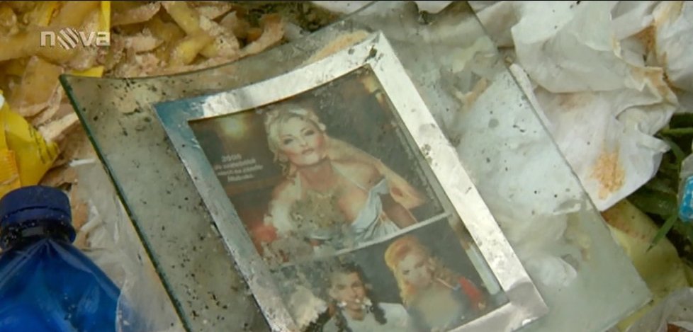 Ivetiny fotografie v rámečku se objevily v odpadcích v pražské Uhříněvsi.