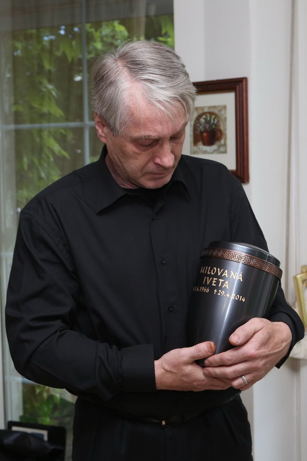 Josef Rychtář si doma schovává urnu s Ivetinými ostatky.