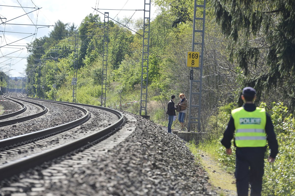 Iveta Bartošová zvolila smrt pod koly vlaku jako útěk z nešťastného manželství.