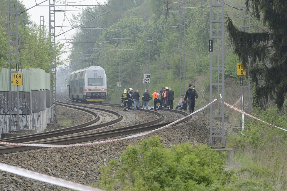 Bartošová byla po srážce s vlakem okamžitě mrtvá.
