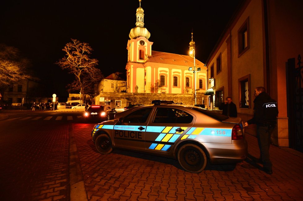 Na místo dorazila i státní policie.