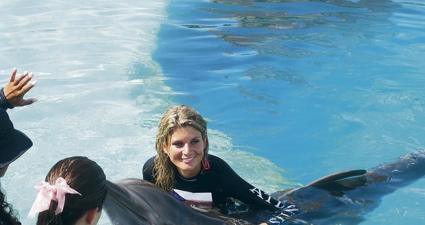 Iveta Lutovská se díky soutěži Miss Universe poprvé setkala s delfíny