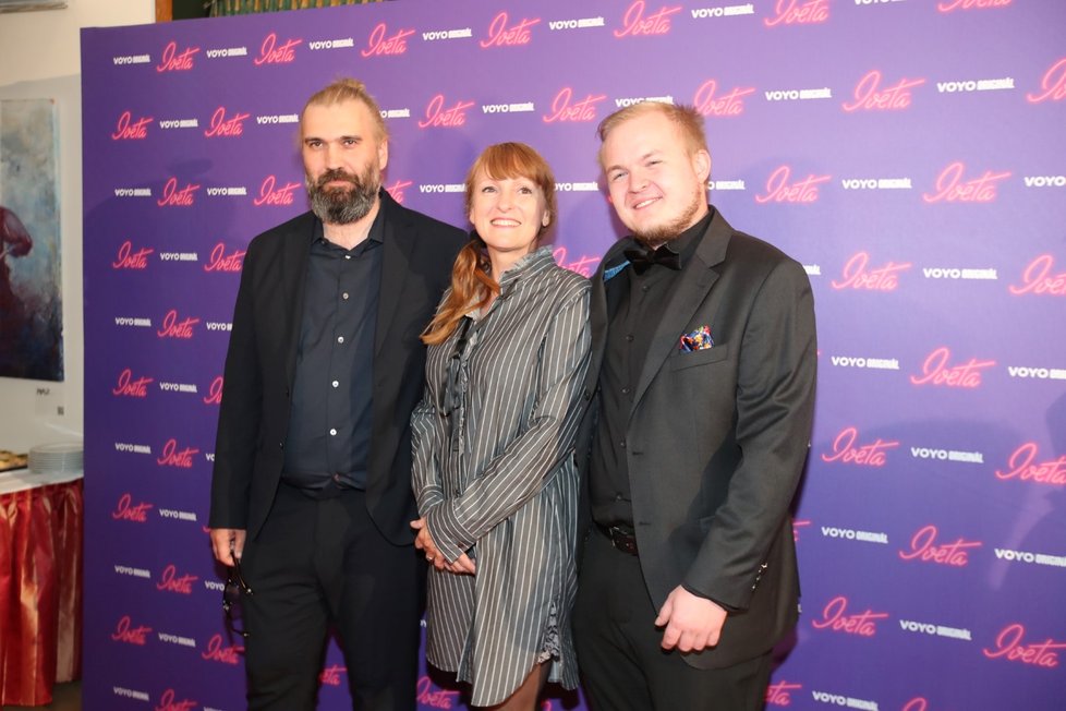 Premiéra minisérie Iveta: Režisér Michal Samir, Ivana Bartošová a Artur Štaidl