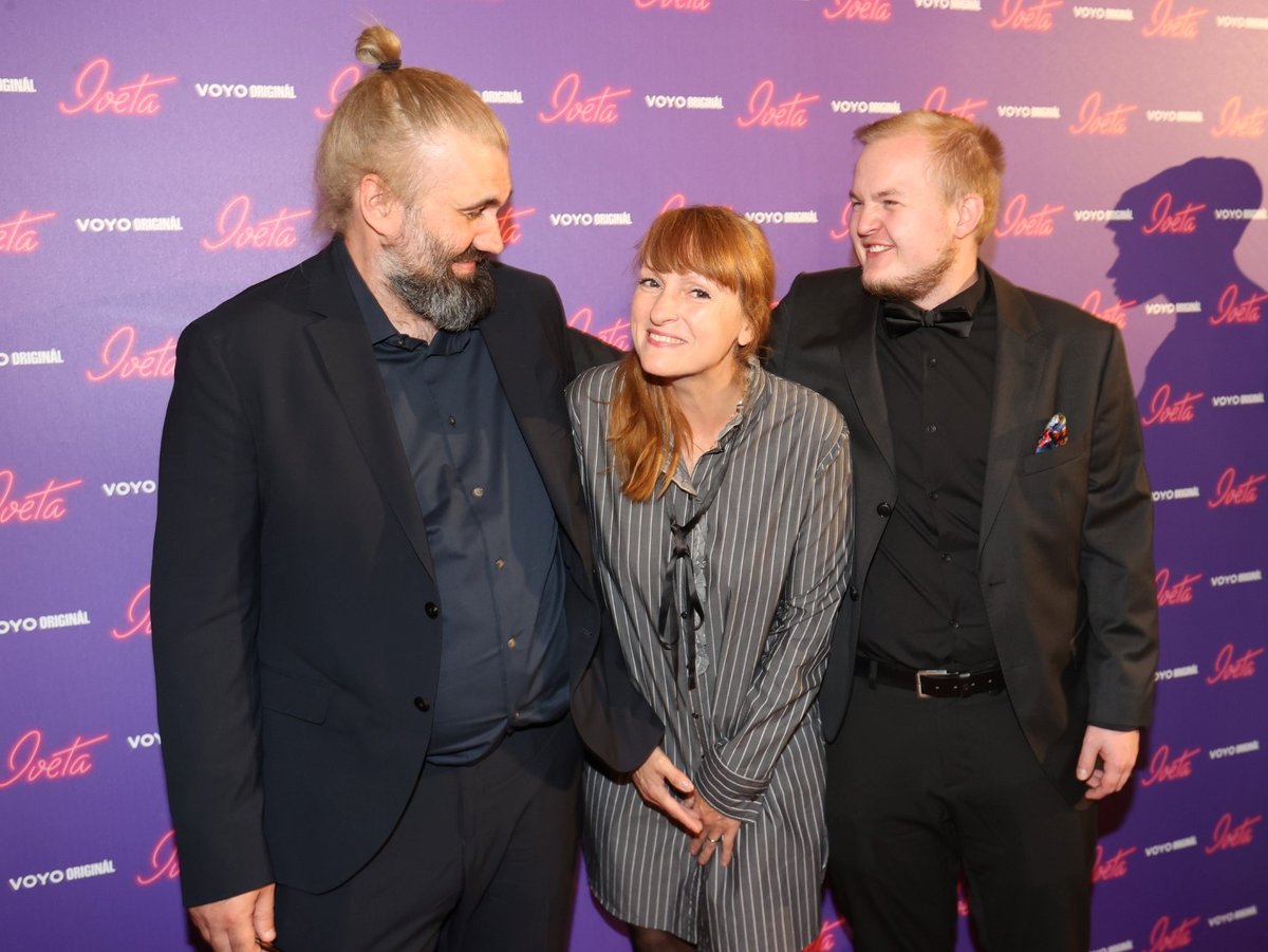 Premiéra minisérie Iveta: Ivana Bartošová, Artur Štaidl a režisér Michal Samir