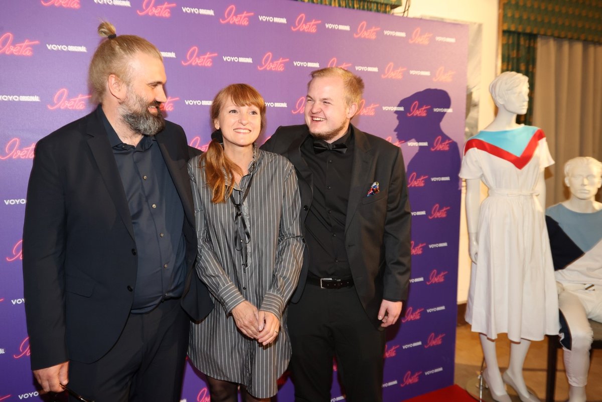 Premiéra minisérie Iveta: Ivana Bartošová, Artur Štaidl a režisér Michal Samir 