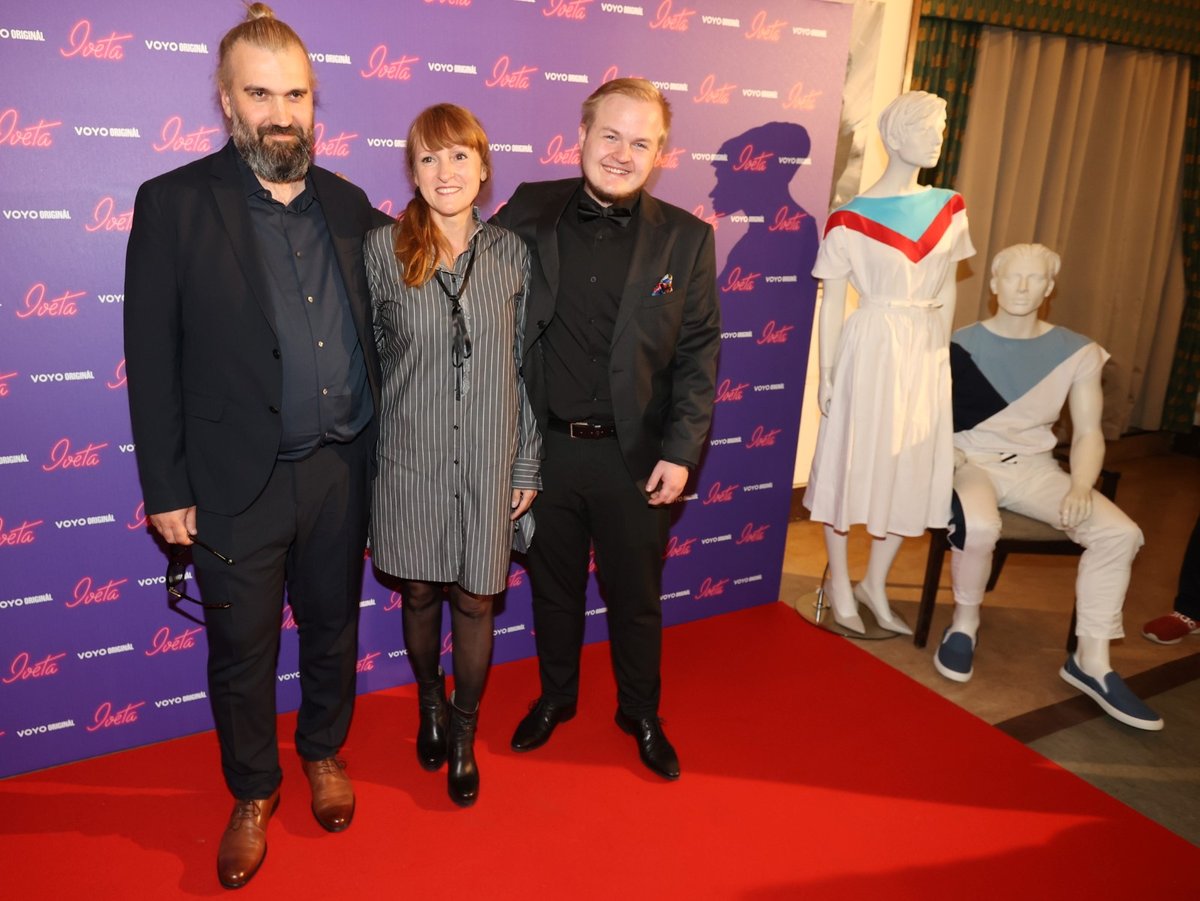 Premiéra minisérie Iveta: Ivana Bartošová, Artur Štaidl a režisér Michal Samir