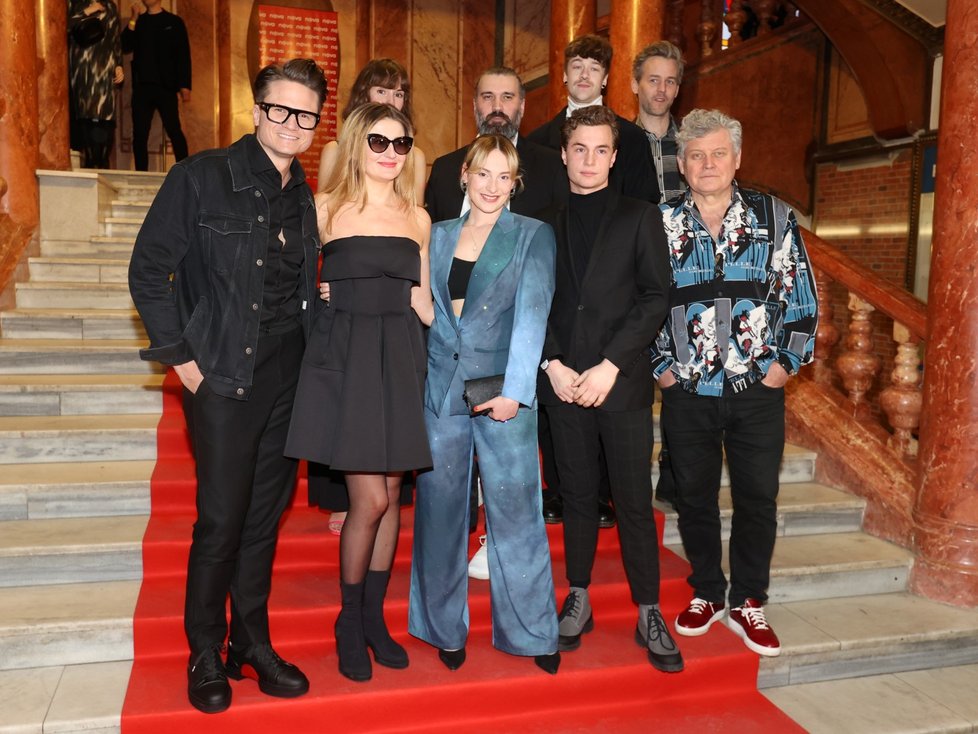 Celebrity dorazily na premiéru pokračování Ivety