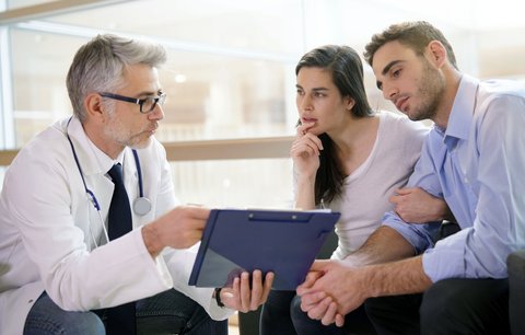 Uvažujete o asistované reprodukci? Poradíme vám, co čekat od umělého oplodnění