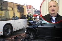 Náměstek hejtmana Polák (54) naboural do autobusu: Zranil dvě děti