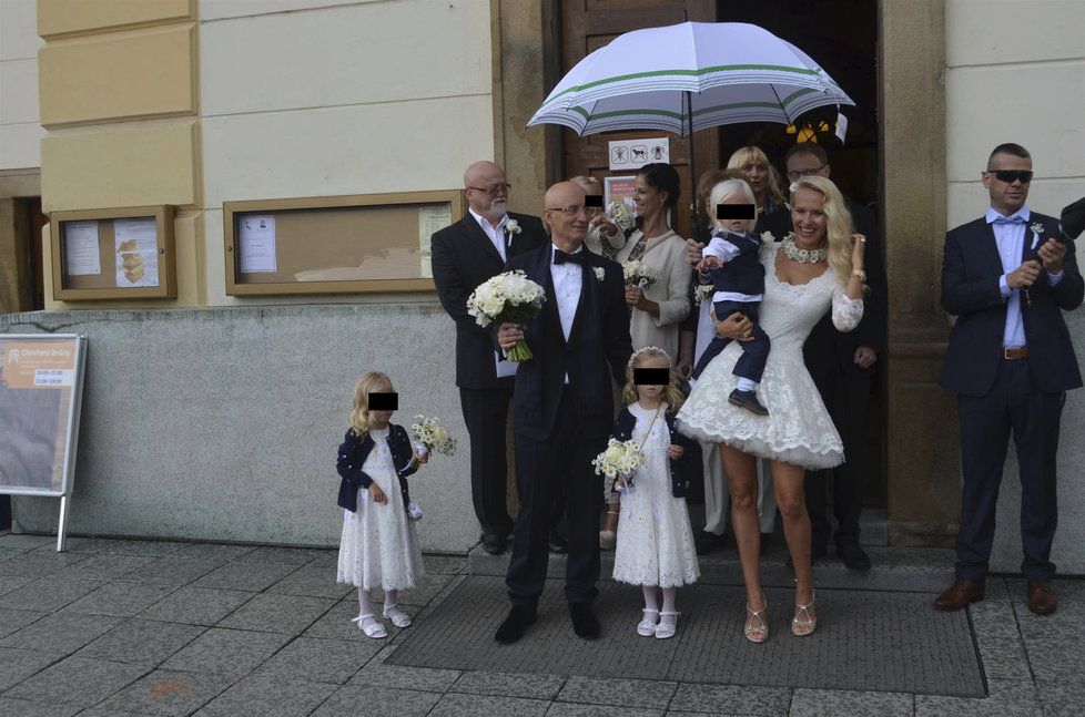 Svatba Ivo Valenty a jeho dlouholeté družky Aleny ve Zlíně (14.5.2016)